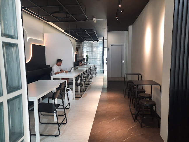 ภูวไนยเบเกอรี่ - การบริการอาหารและที่พัก