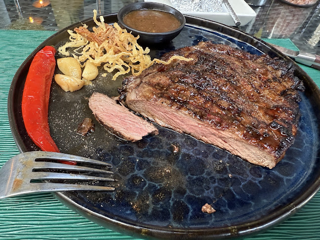 Churrasco Phuket Steakhouse - การบริการอาหารและที่พัก