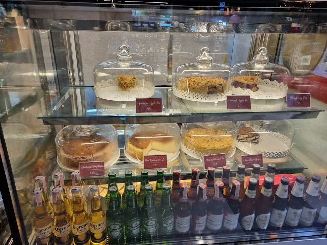 Opinii despre Santa Monica Diner Pattaya în อำเภอบางละมุง - การบริการอาหารและที่พัก