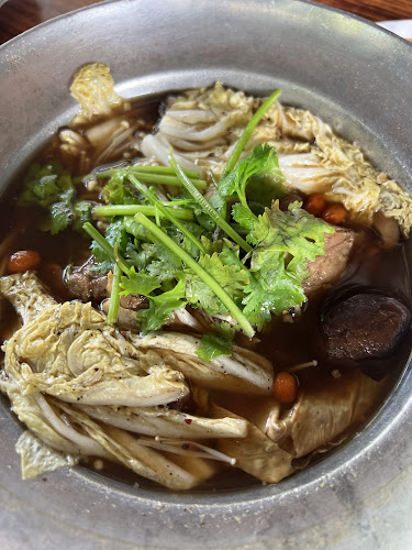 ร้านชมสวน ติ่มซำ อาหารเช้าพัทยา - การบริการอาหารและที่พัก