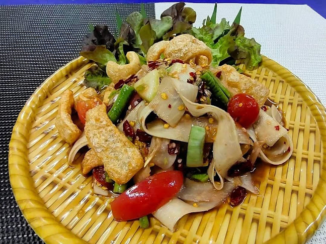 353/1 moo 4 , Naklue, อำเภอบางละมุง ชลบุรี 20150