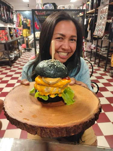 สุขเกษม คาเฟ่ - การบริการอาหารและที่พัก