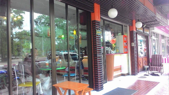 ฝ้ายเงิน สาขา 1 - การบริการอาหารและที่พัก