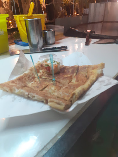 Opinii despre บ้านโรตี ทิชชู ป่าตอง (HALAL FOOD) în อำเภอกะทู้ - การบริการอาหารและที่พัก