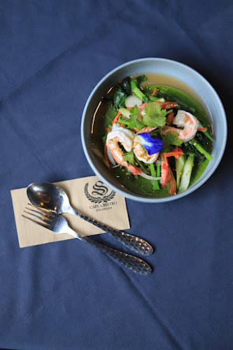 S Cafe & Bistro - การบริการอาหารและที่พัก