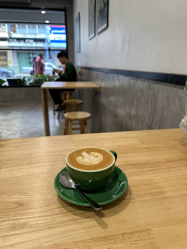 HYPE Coffee Bar (ที่จอดรถอยู่ชั้นใต้ดิน ทางลงอยู่ติดกับร้าน) - การบริการอาหารและที่พัก