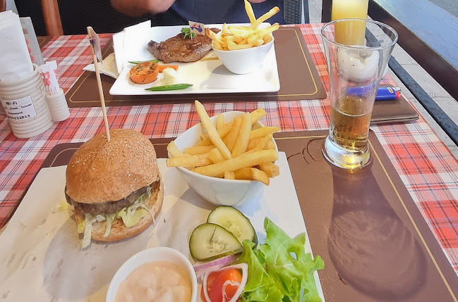 46 ถนน กะตะ ตำบล กะรน อำเภอเมืองภูเก็ต ภูเก็ต 83100