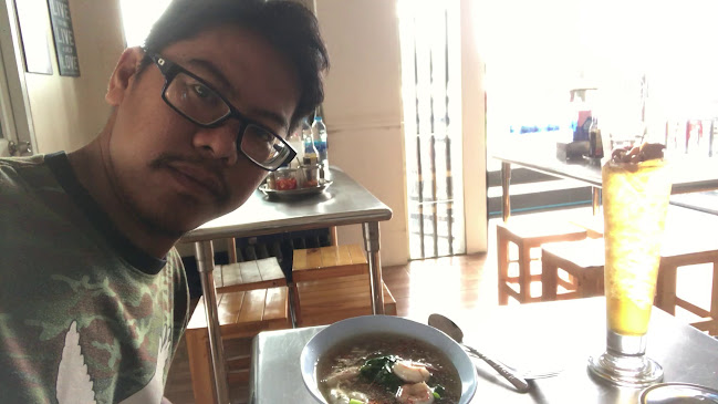 ร้านราดหน้ายอดผักสายไหมคลอง2ธัญบุรี