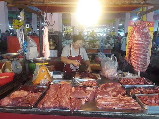 ตลาดแม่สมบูรณ์จอหอ - การบริการอาหารและที่พัก