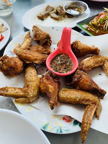 ส้มตำไก่ทอด เจ๊เกียงตลาดโอเดี้ยน - การบริการอาหารและที่พัก