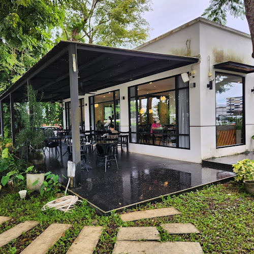 Mililin Cafe & Eatery - การบริการอาหารและที่พัก