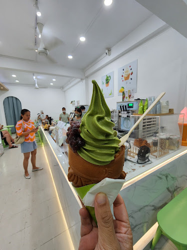 40 ถ. เยาวราช ตำบลตลาดใหญ่ อำเภอเมืองภูเก็ต ภูเก็ต 83000