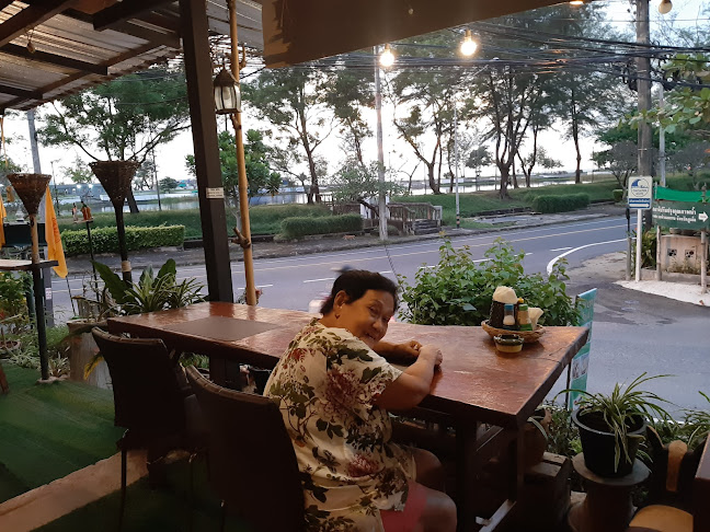 Sweet Chilli Restaurant & Bar @Karon Beach - การบริการอาหารและที่พัก