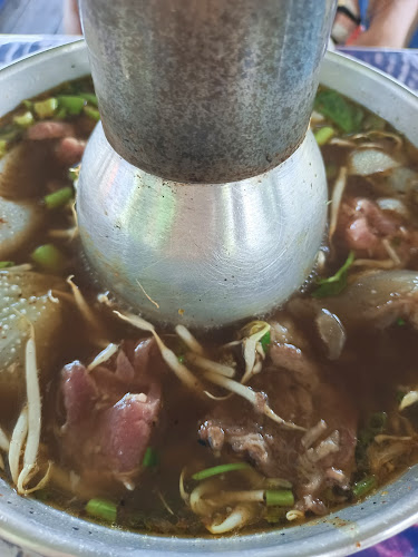 Opinii despre นายเก่งคลองสี่ ก๋วยเตี๋ยวเนื้อวัวรสเยี่ยม în อำเภอธัญบุรี - การบริการอาหารและที่พัก