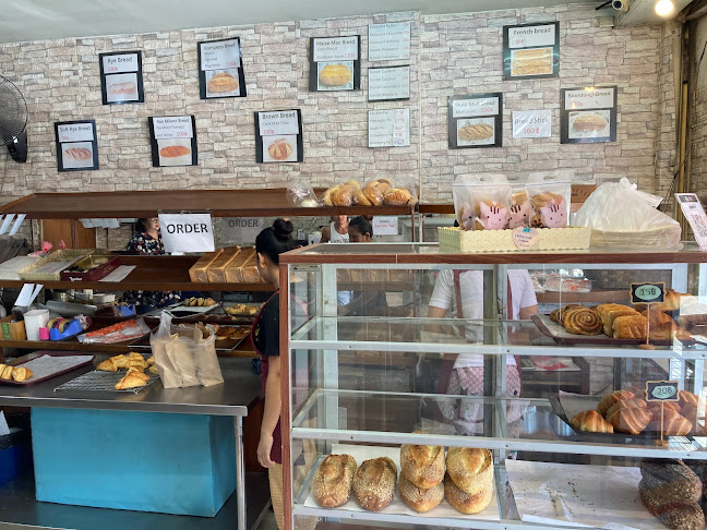 TAKE A BREAD - การบริการอาหารและที่พัก