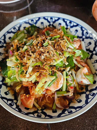 บ้านสวนริมชล - การบริการอาหารและที่พัก