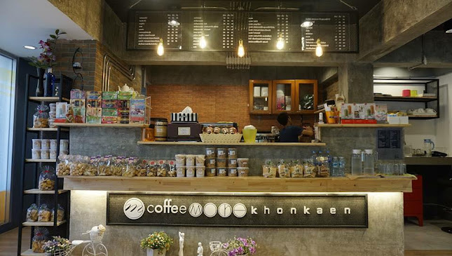 Coffee More Khonkaen ร้านคอฟฟี่ มอร์ ขอนแก่น - การบริการอาหารและที่พัก