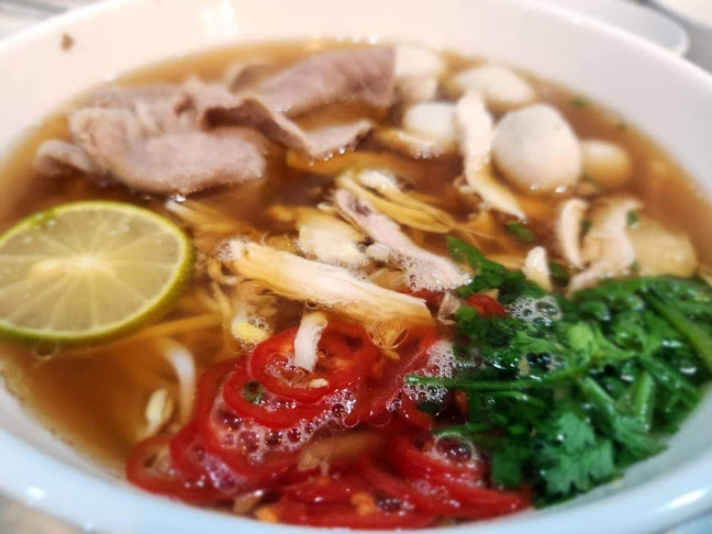 ร้านอาหารเวียดนามซินจ่าวเวียตหาดใหญ่ (วีทีแหนมเนืองหาดใหญ่)