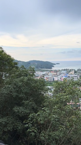 No.6 Restaurant Up The Hill