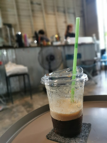 Hood - การบริการอาหารและที่พัก