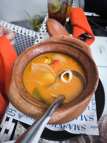 SB Kamala Beach Cafe Restaurant - การบริการอาหารและที่พัก