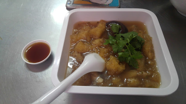 ขาหมูเมืองทอง - การบริการอาหารและที่พัก