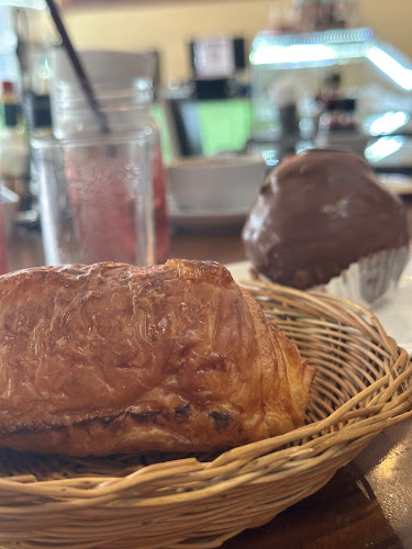 Opinii despre ลาฟาบริคเฟรนเบเกอรี่ în Koh Samui - การบริการอาหารและที่พัก