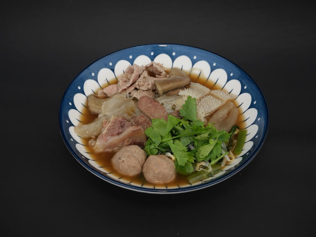 ร้านเนื้อตุ๋นท่านเปา [宝哥牛肉店] - การบริการอาหารและที่พัก