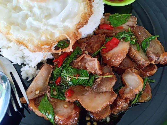 ครัวบ้านคุณปู่ - การบริการอาหารและที่พัก