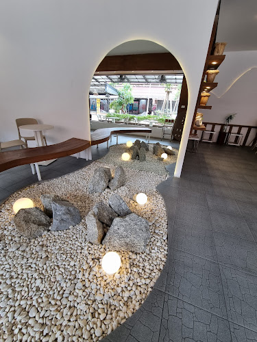 Aram Coffee&Crepes - การบริการอาหารและที่พัก