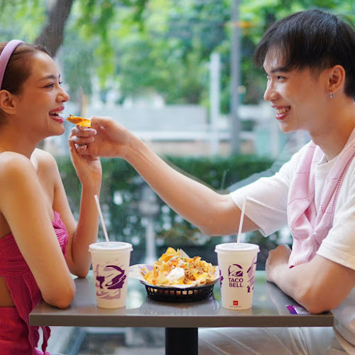 Taco Bell - การบริการอาหารและที่พัก