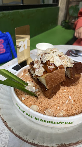 Cheevit Cheeva Phuket - การบริการอาหารและที่พัก