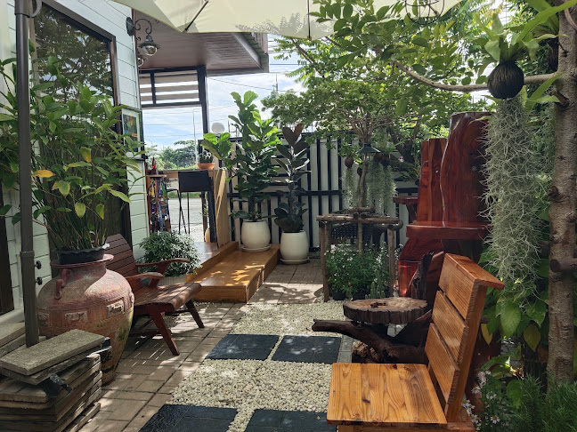 Coffee Run ร้านกาแฟ คอฟฟี่รัน - การบริการอาหารและที่พัก