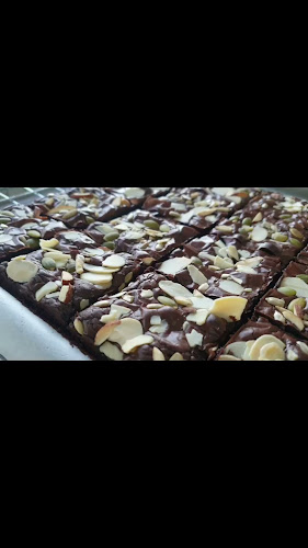 Kiki HomeMade Bakery - การบริการอาหารและที่พัก