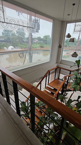 Ruma Cafe & Co-Working Space - การบริการอาหารและที่พัก