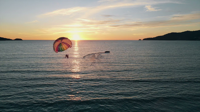 Opinii despre คี สกายเล้าท์ ลูฟท๊อป în อำเภอกะทู้ - การบริการอาหารและที่พัก