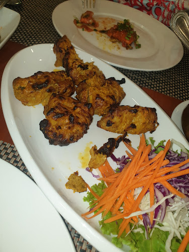 Golden Paradise Restaurant(NORTH-INDIAN CURRY HOUSE) || Best Indian Restaurant | Halal Food Restaurant In Phuket - การบริการอาหารและที่พัก