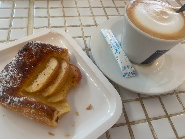 Cafe Lavazza Lukkan Mansion - การบริการอาหารและที่พัก