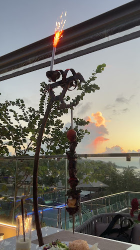 162, 162/1-2 ถ. ทวีวงศ์ ตำบลป่าตอง อำเภอกะทู้ ภูเก็ต 83150