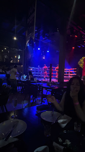 The Factory Phuket - การบริการอาหารและที่พัก