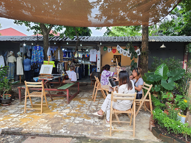 นายพิลึก คาเฟ่