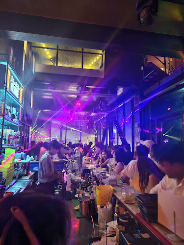 PATTERN Cozy Bar - การบริการอาหารและที่พัก