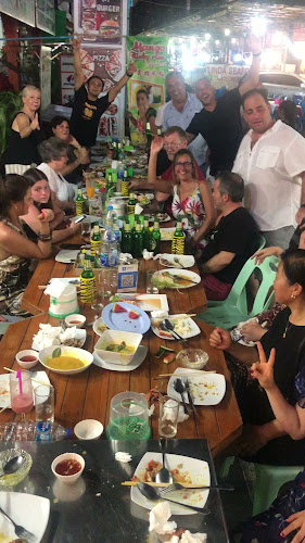 THE NEW Restaurant - การบริการอาหารและที่พัก