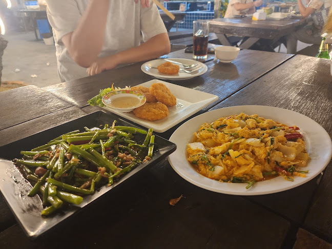 มุมอร่อย สาย 3 มหาชัยซีฟู๊ด - การบริการอาหารและที่พัก