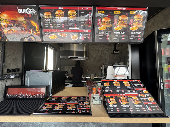 Opinii despre Burger House Old Town în อำเภอเมืองภูเก็ต - การบริการอาหารและที่พัก