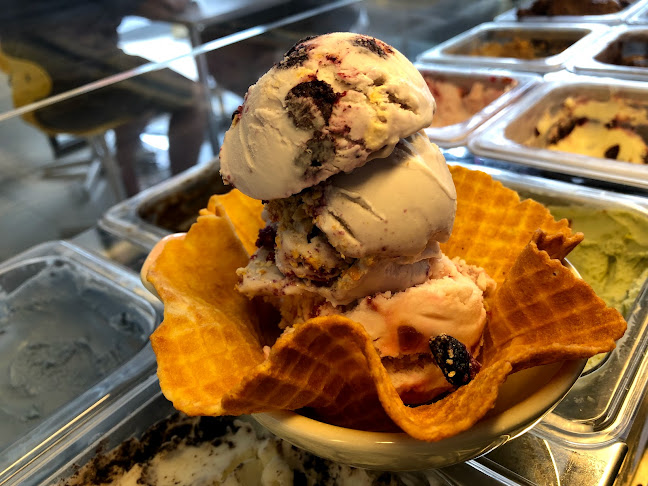 Hanu Ice Cream - การบริการอาหารและที่พัก