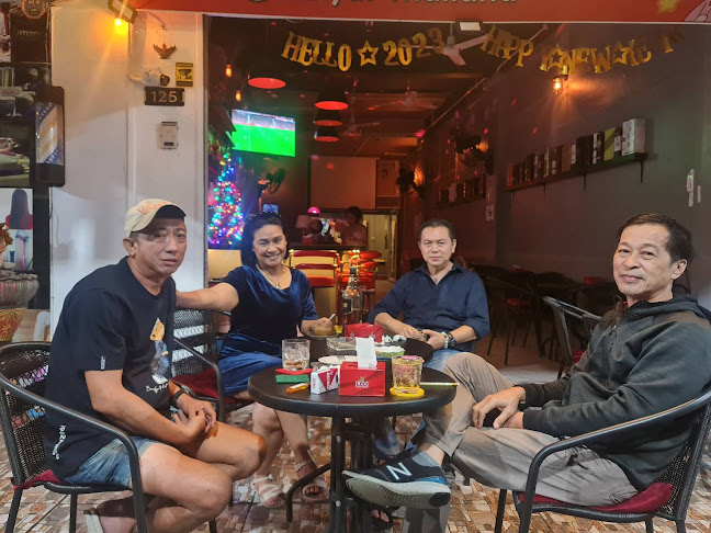 บอนนี่บาร์ - การบริการอาหารและที่พัก