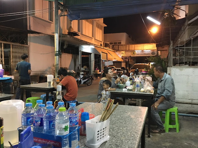 Opinii despre ก๋วยเตี๋ยวไก่ติงลี่ în อำเภอเมืองพิษณุโลก - การบริการอาหารและที่พัก