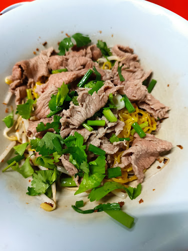 Comentarii opinii despre ก๋วยเตี๋ยวเนื้อ เฮียบุ๊ง สาขา 1