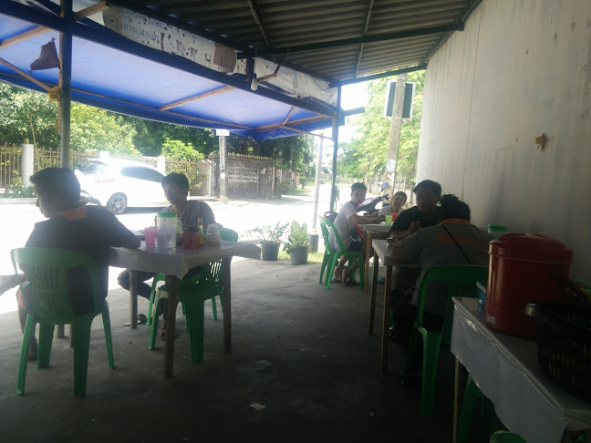 ครัวสมพงษ์ - การบริการอาหารและที่พัก